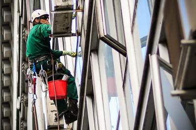 Zvanično proširen spisak zanimanja sa beneficiranim stažom u Srbiji: Evo ko ide u penziju ranije, detaljan spisak