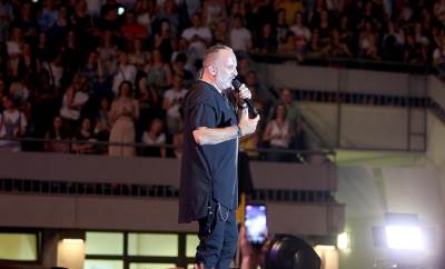 "Koliko ovde ima Srba?": Toni Cetinski prekinuo koncert u Ljubljani, publika odmah reagovala