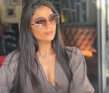 Poslednji put viđena na sahrani Dragana Lazića: Snimili smo Marinu Gagić u provodu, s njom bio i ovaj voditelj (Video)