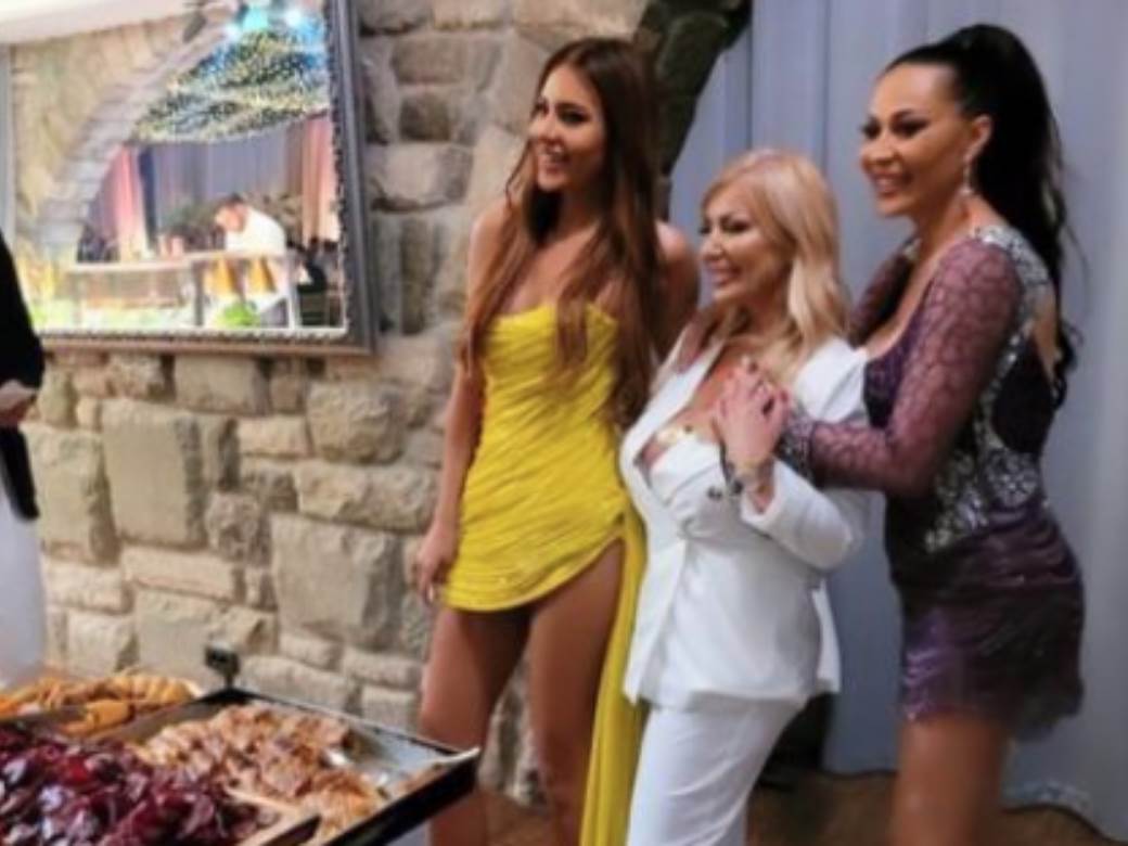 Elma Sinanović Seka Aleksić je hvatala za grudi 