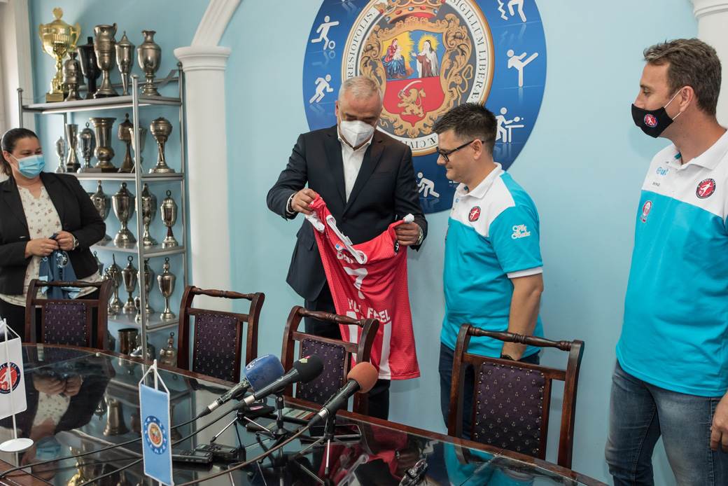 grad subotica gradonačeknik bakić i sportski savez podrzavaju fudbalske klubve