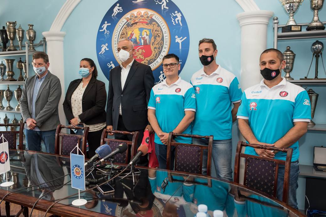 grad subotica gradonačeknik bakić i sportski savez podrzavaju fudbalske klubve