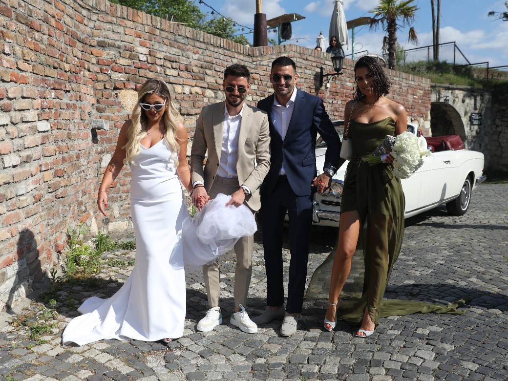 filip mladenovic vencanje kuma foto