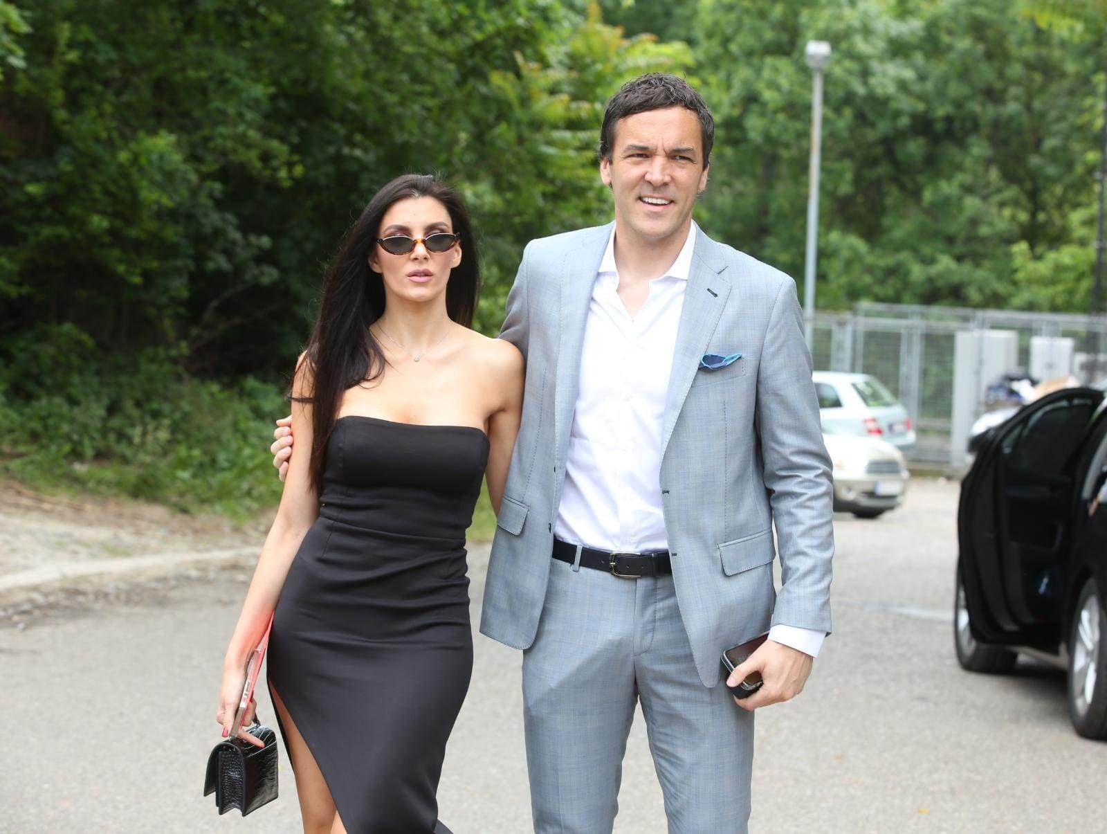 aleksandar mitrovic svadba peva jelena kostov