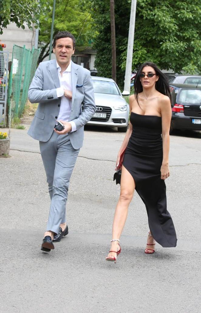 aleksandar mitrovic svadba peva jelena kostov