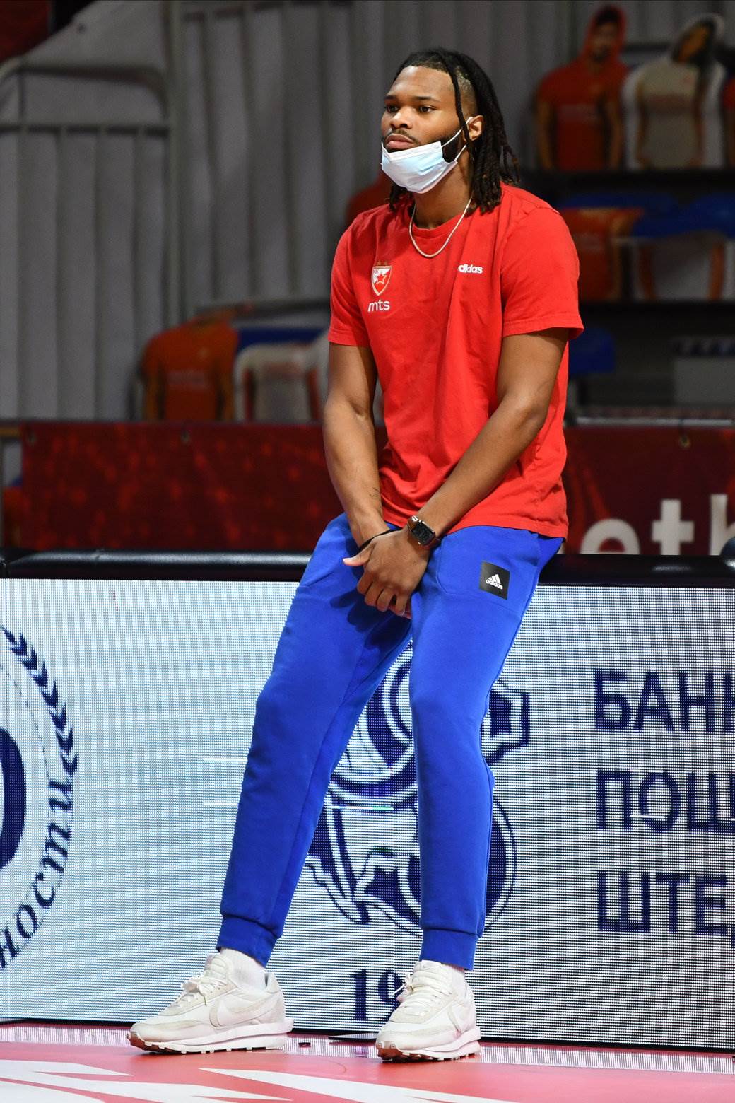 kori volden se osisao nova frizura zvezda