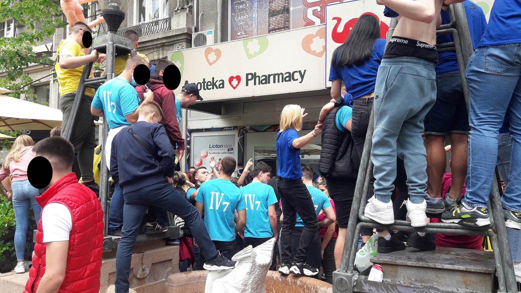 matura beograd proslava gumena lutka