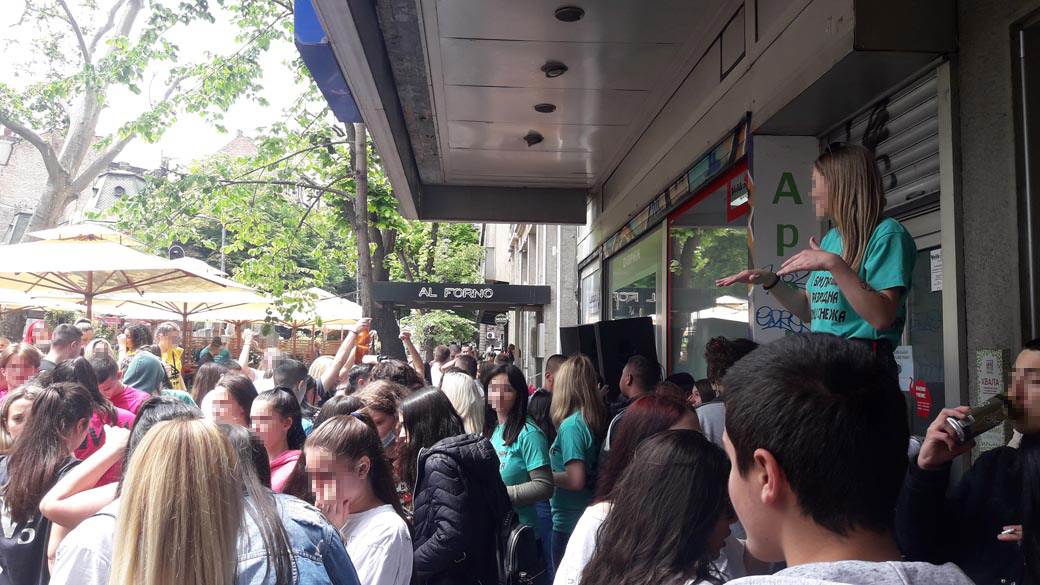 matura beograd proslava gumena lutka