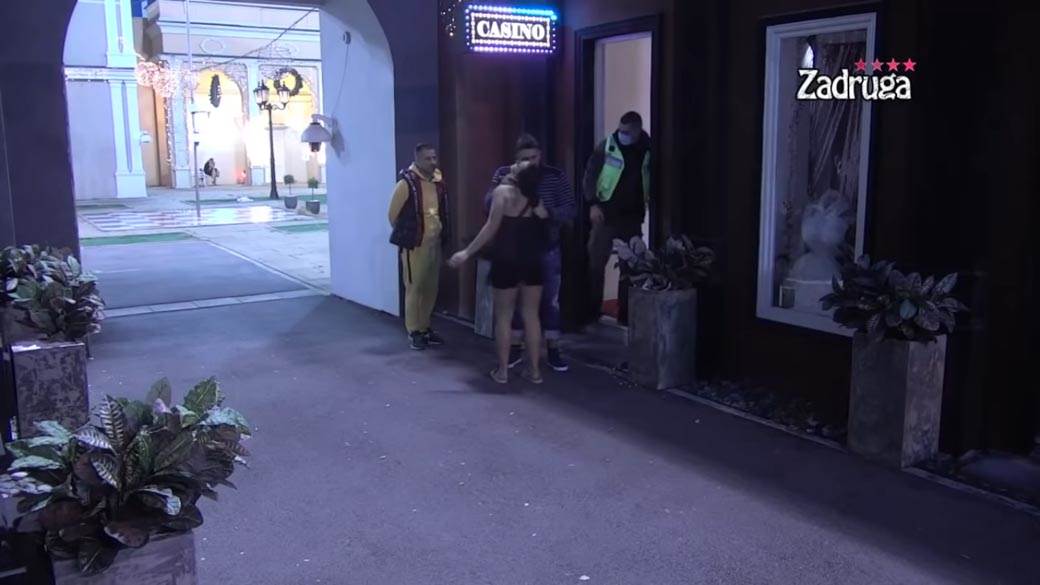 kristijan golubovic poklon kristini