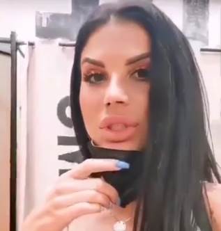 ljuba perucica zena u gipsu