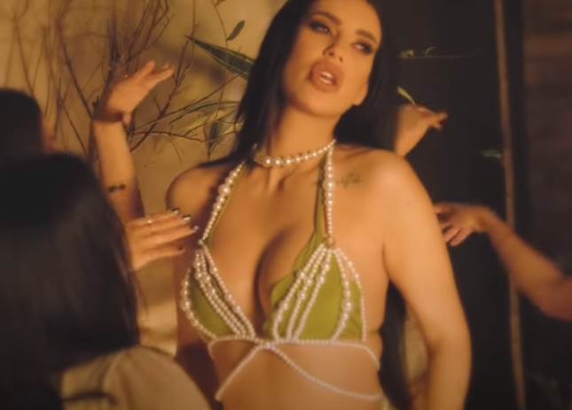 katarina grujic pesma brate spot nakit od 10000 evra