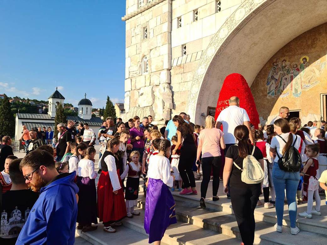 mitropolit joanikije docekan u podgorici