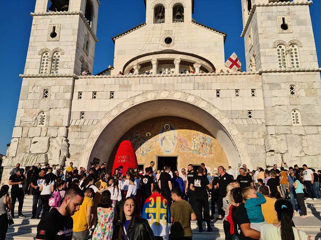 mitropolit joanikije docekan u podgorici