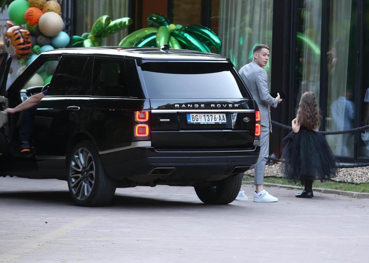 ceca raznatovic unuk zeljko prvi rodjendan