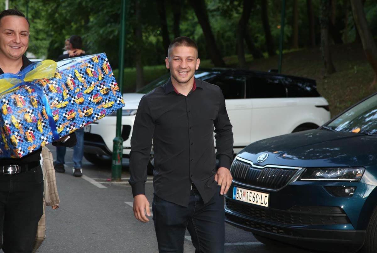 zeljko raznatovic prvi rodjendan bojana rodic mirko sijan foto