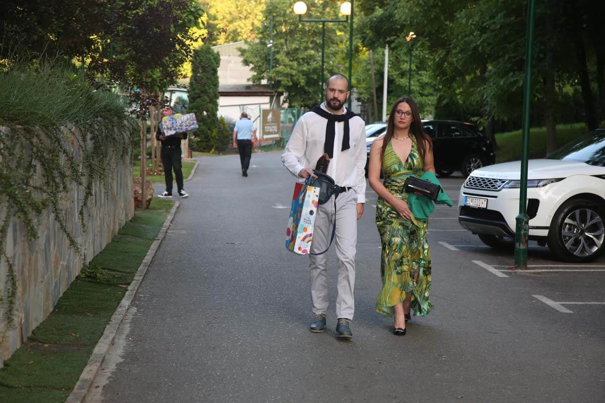 zeljko raznatovic prvi rodjendan bojana rodic mirko sijan foto