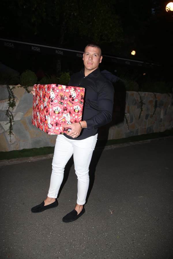 zeljko raznatovic prvi rodjendan bojana rodic mirko sijan foto