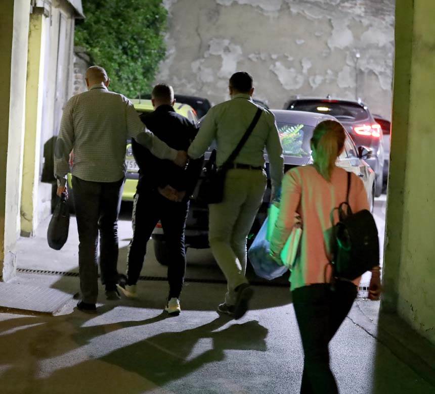 uhapsen aleksandar jovicic sns aleksandar vulin 