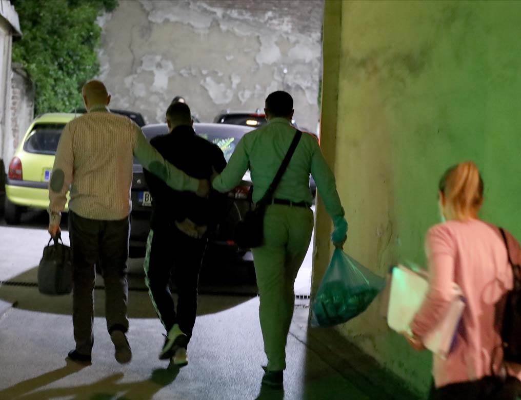 uhapsen aleksandar jovicic sns aleksandar vulin 