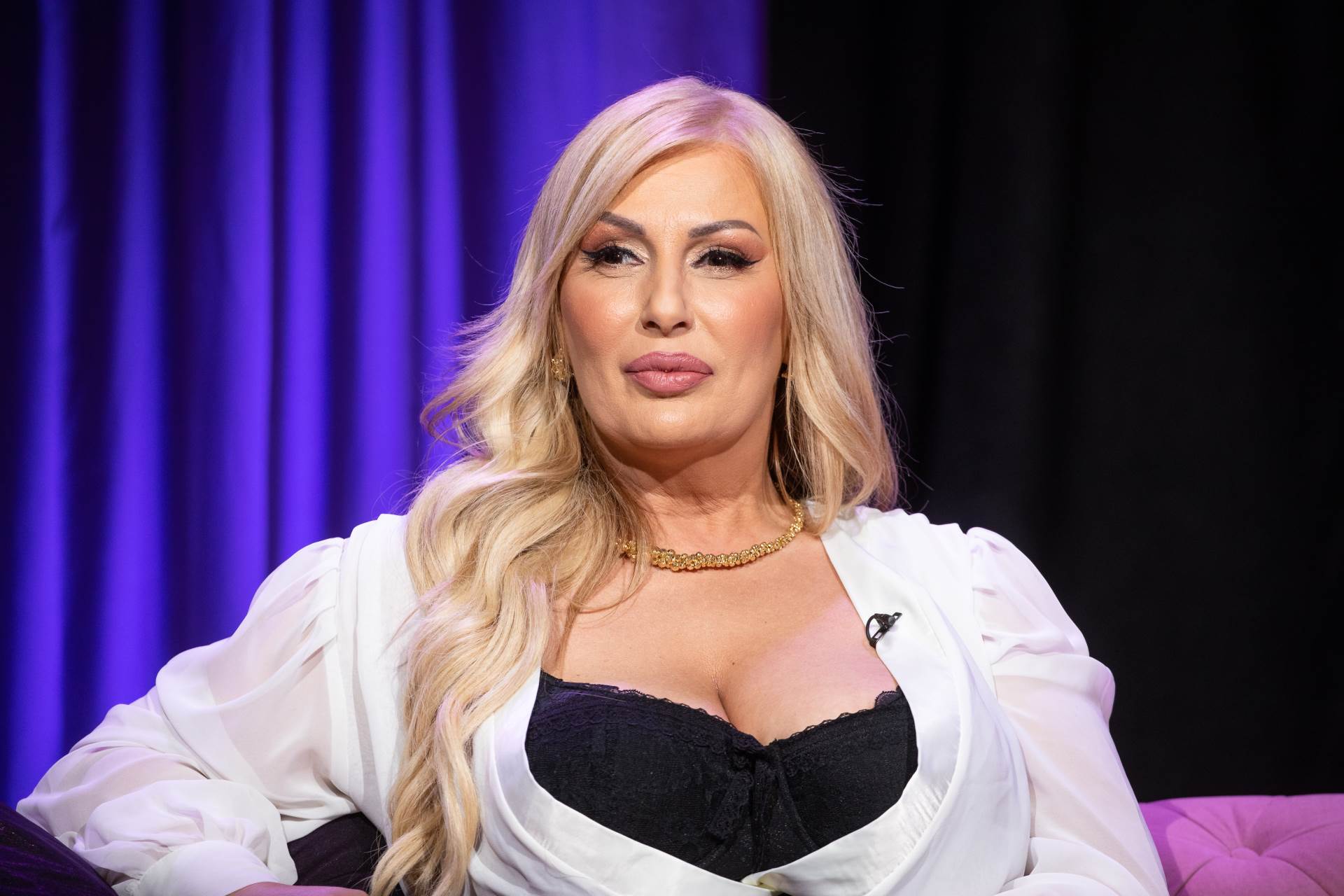 Elma Sinanović Seka Aleksić je hvatala za grudi 