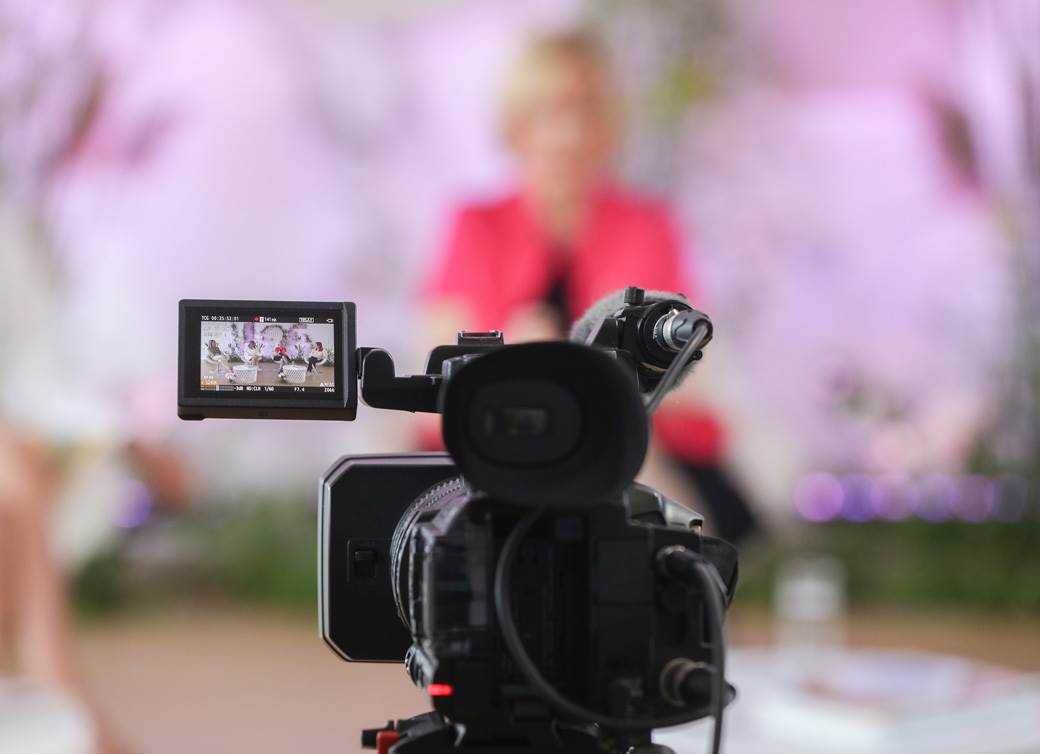 prvi panel posvecen osnazivanju zena elle active talks avon