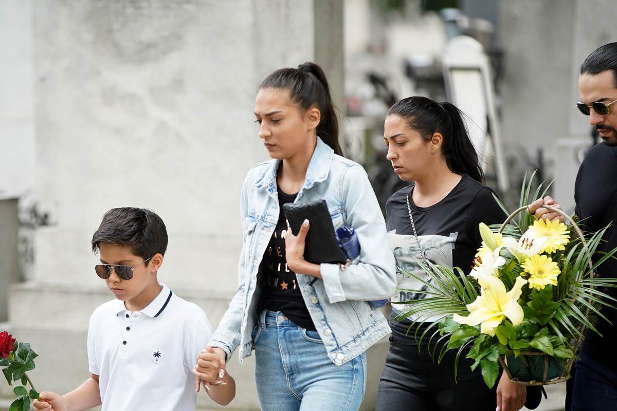 mina kostic place i peva nedelju vikend premijera