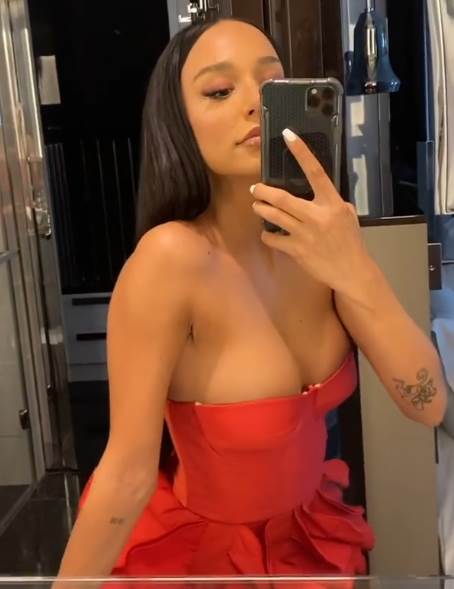 edita aradinovic gole fotke grudi 