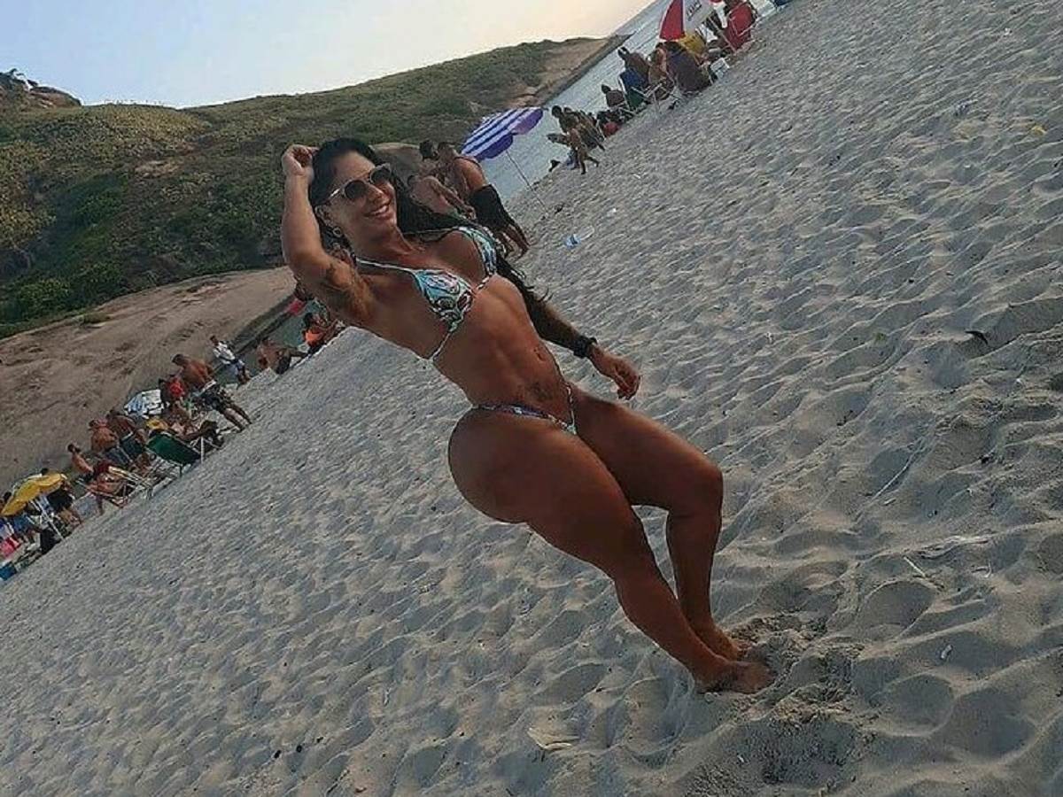 najveca prirodna guza na svetu vanessa ataides