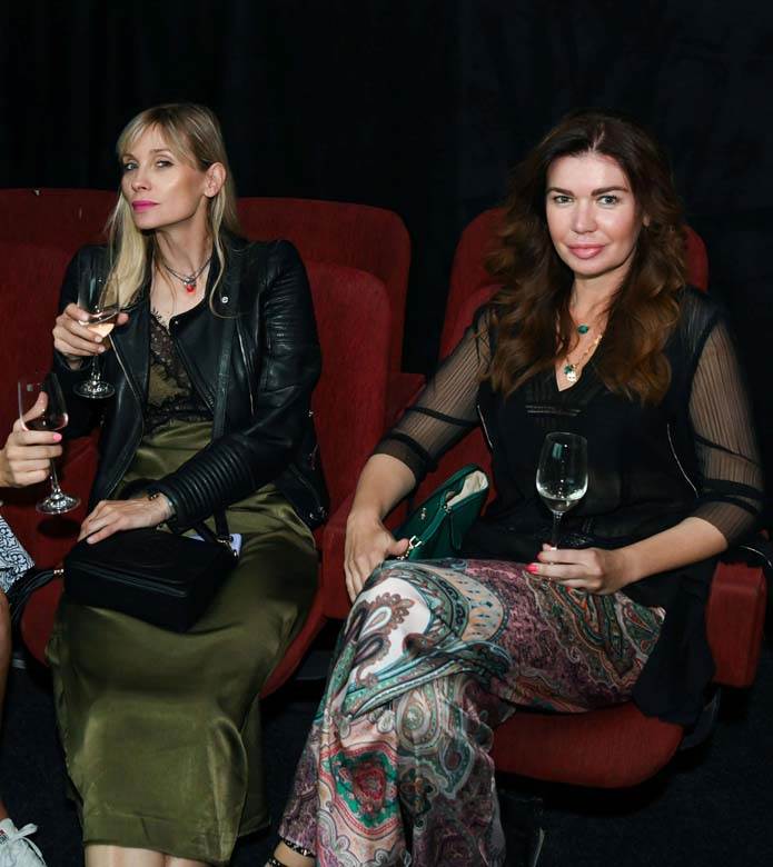 tren u tak izlozba performans svetlana nikolic