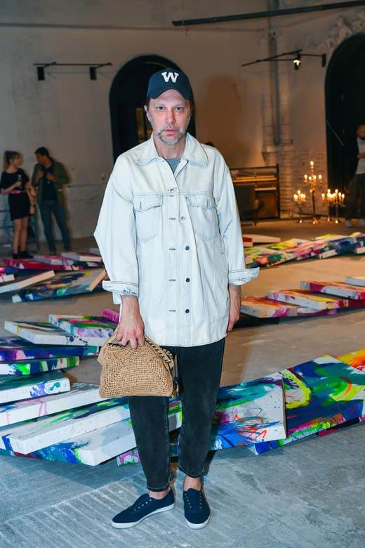 tren u tak izlozba performans svetlana nikolic