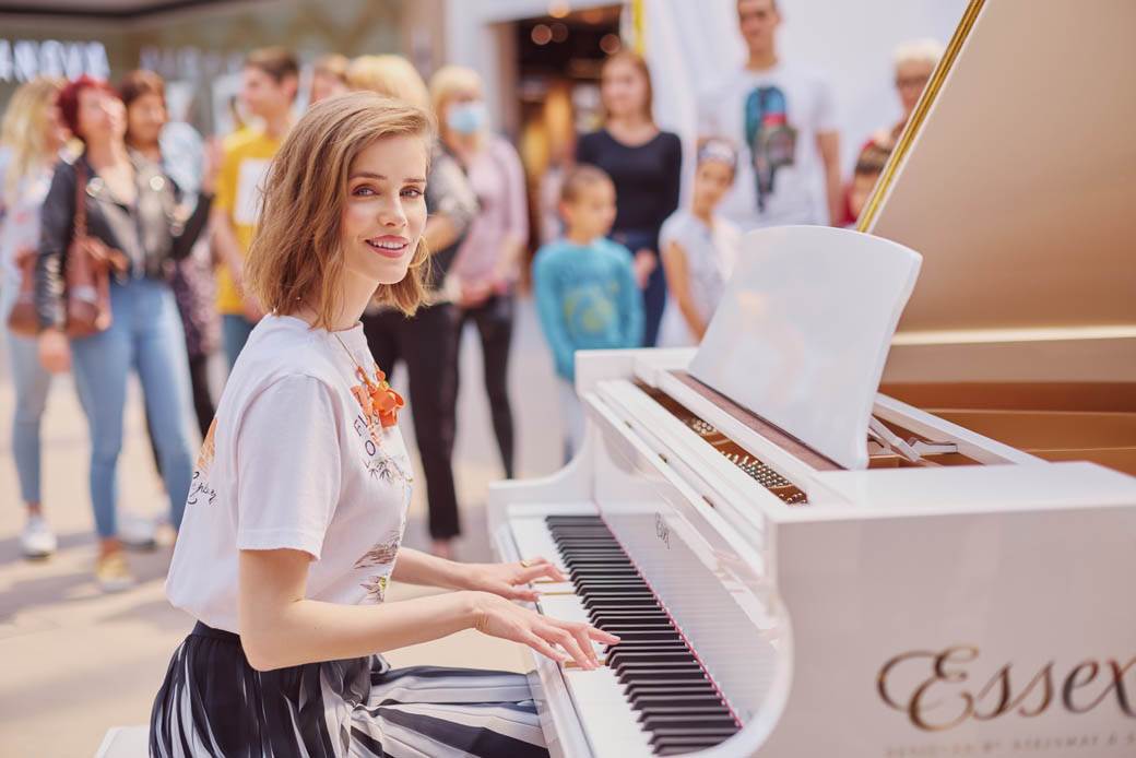 bw galerija poklanja vaucer 