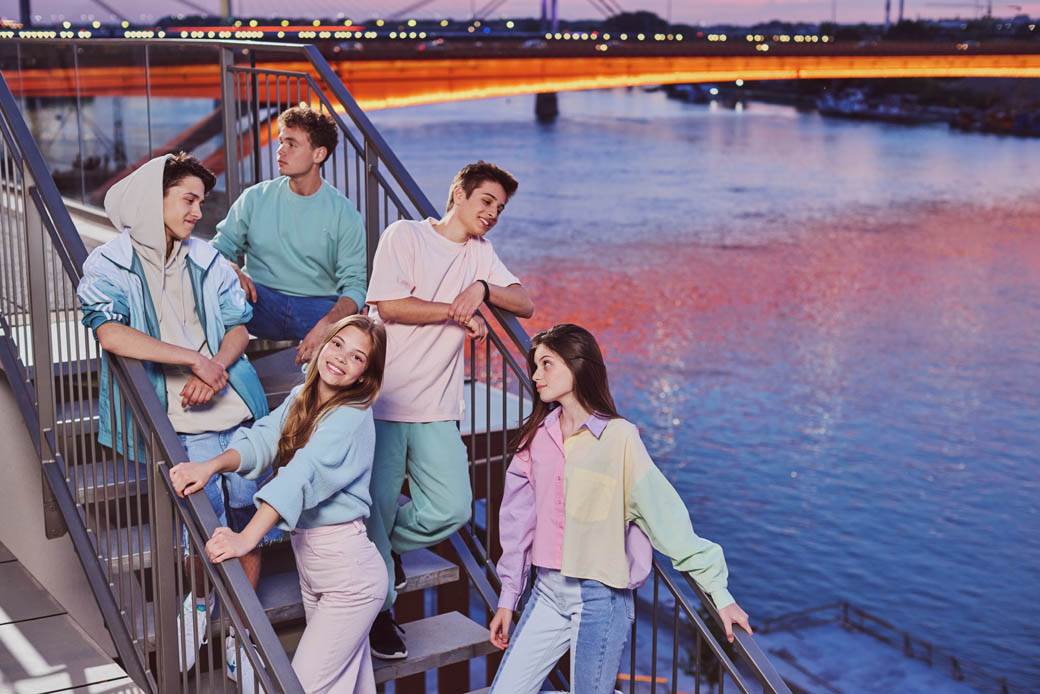 bw galerija poklanja vaucer 