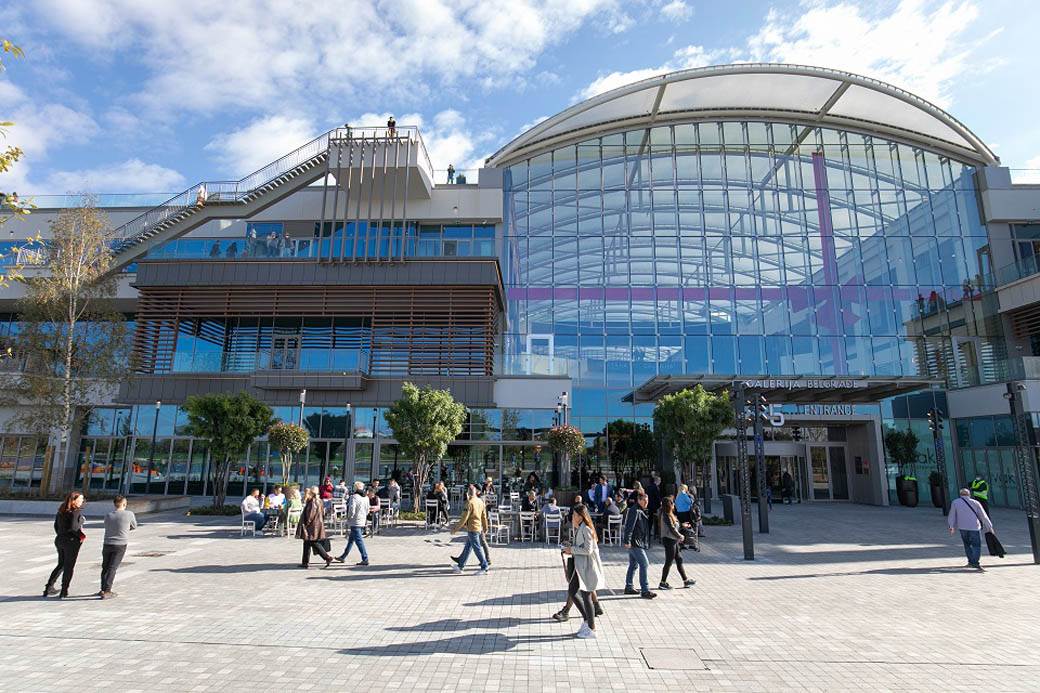 bw galerija poklanja vaucer 