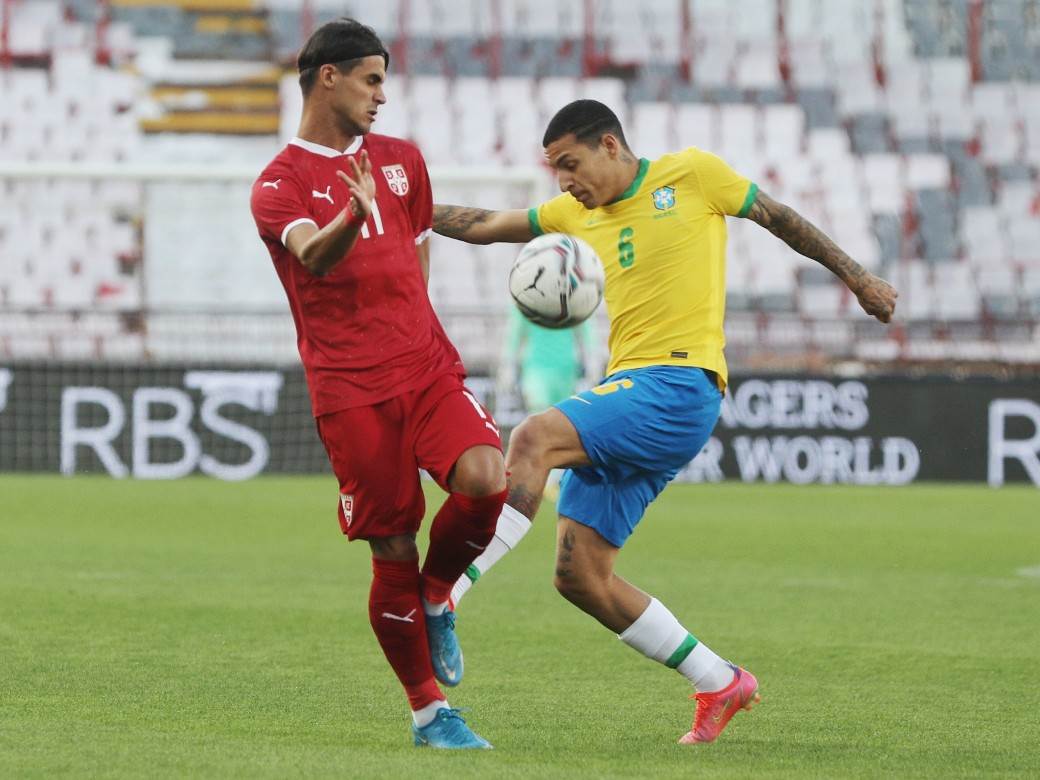 nepriznat gol brazilu protiv srbije video