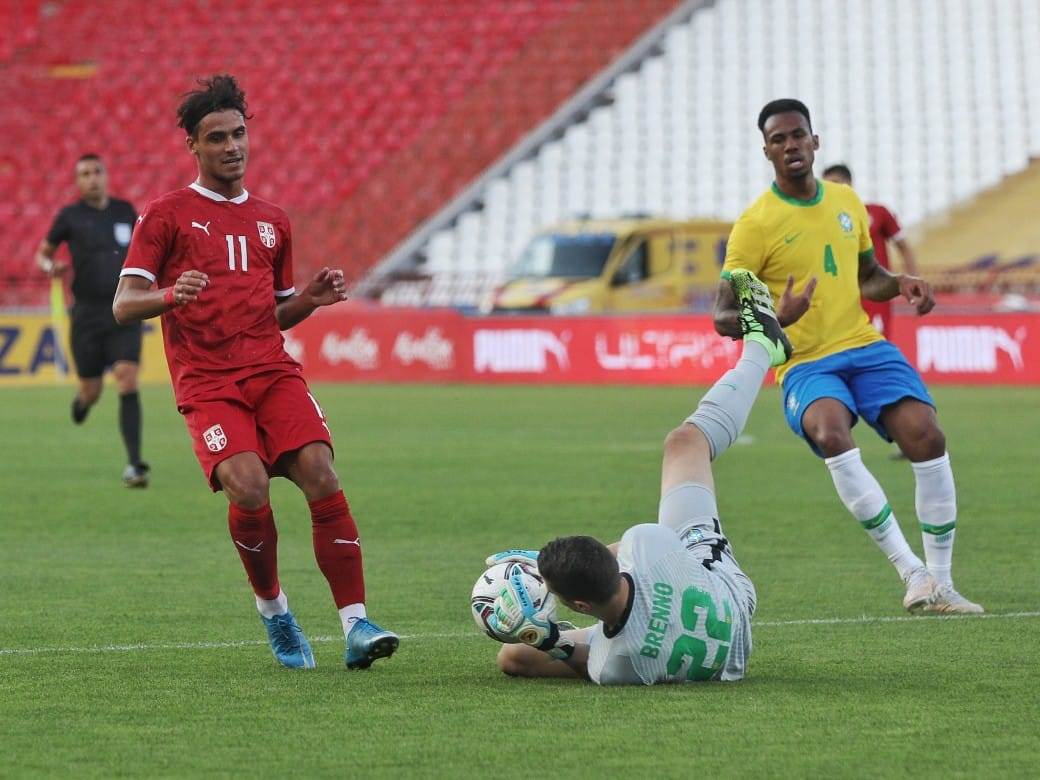 nepriznat gol brazilu protiv srbije video