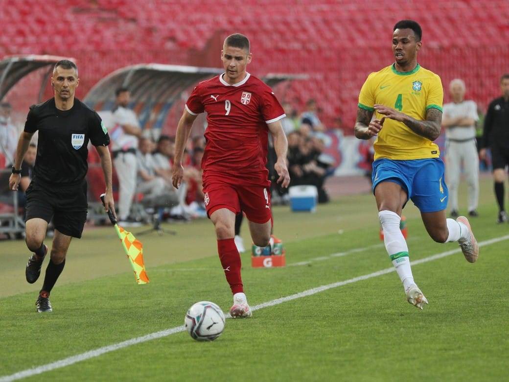 nepriznat gol brazilu protiv srbije video