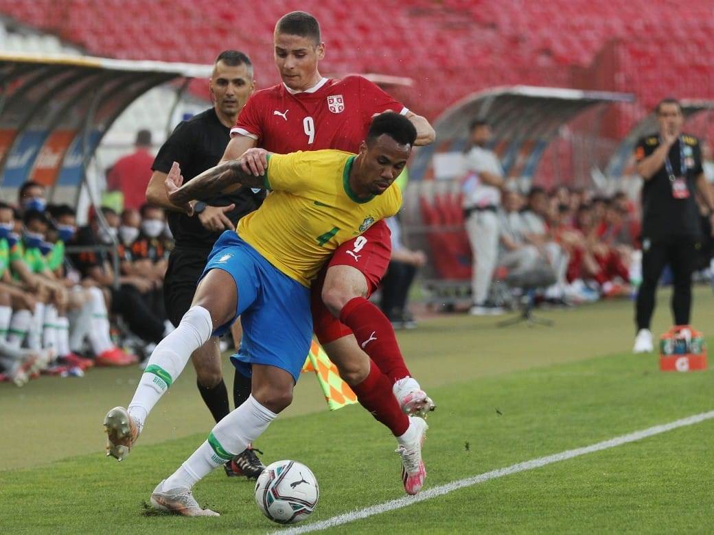 nepriznat gol brazilu protiv srbije video