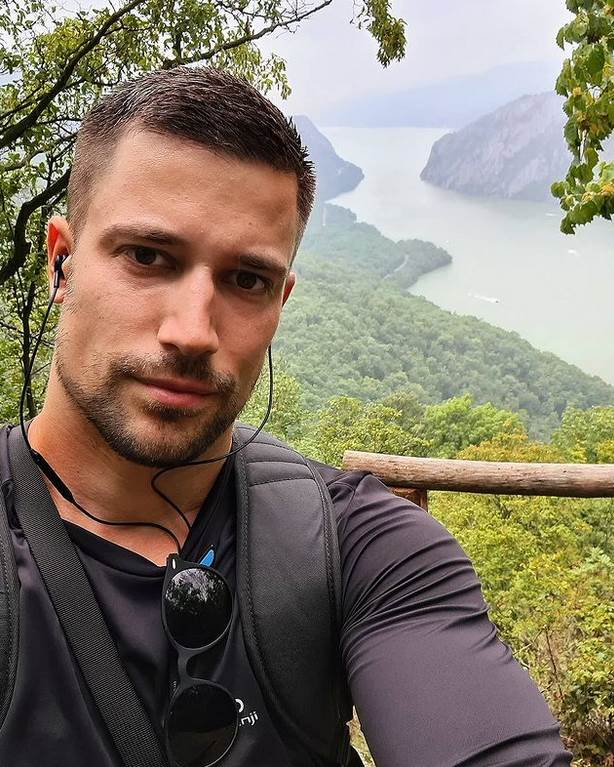 Vasilije Vujović najzgodniji doktor na svetu o ženama