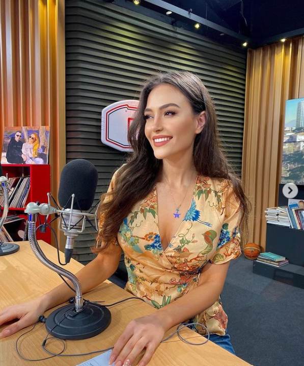 Albanka Eva Murati novinarka prati Ligu šampiona