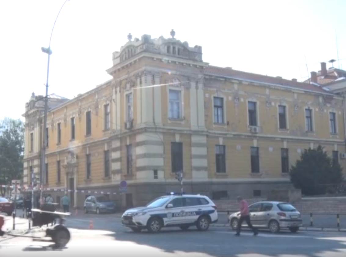 prokuplje pucnjava ispred opstine