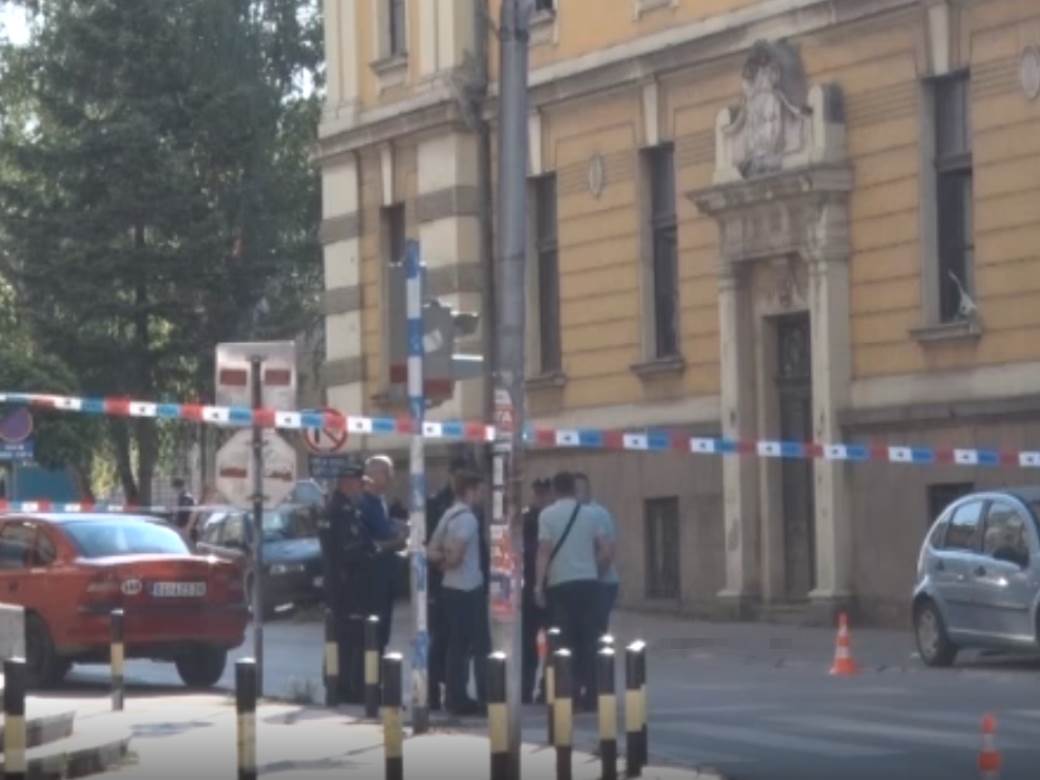 prokuplje pucnjava ispred opstine