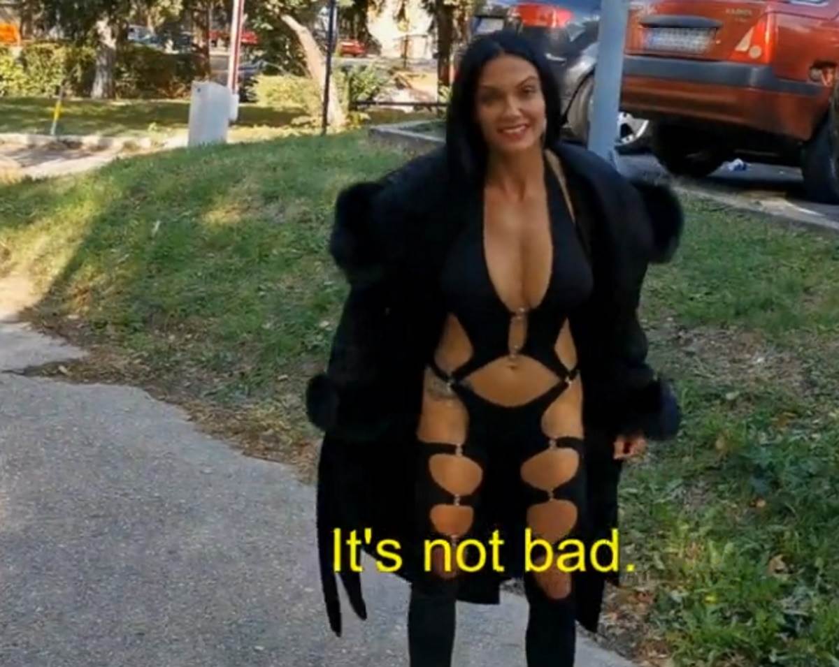 lili milf toples u parku