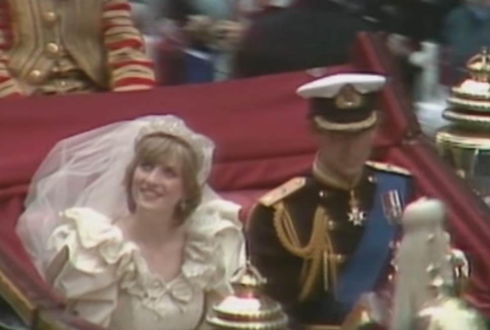 Isplivao snimak princeze Dajane kako udara Čarlsa flašom u glavu