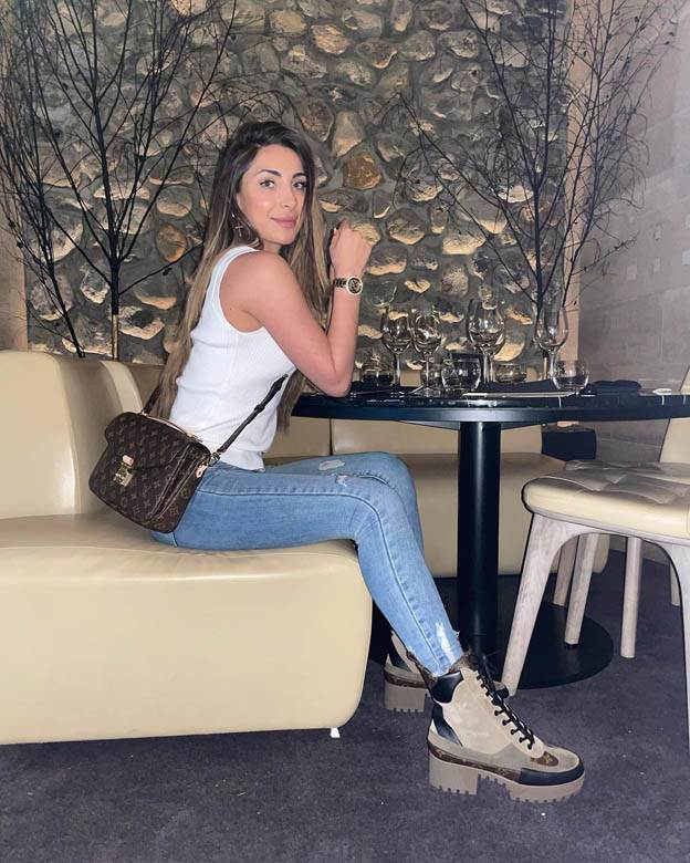 ajmeric laport devojka sara botelo