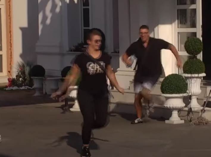 kristijan gurnuo miljanu u bazen zadruga