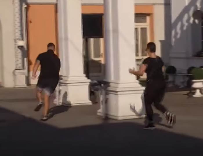 kristijan gurnuo miljanu u bazen zadruga