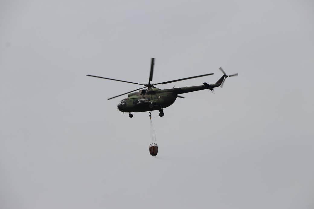 sloboda cacak gasenje pozara vojni helikopteri