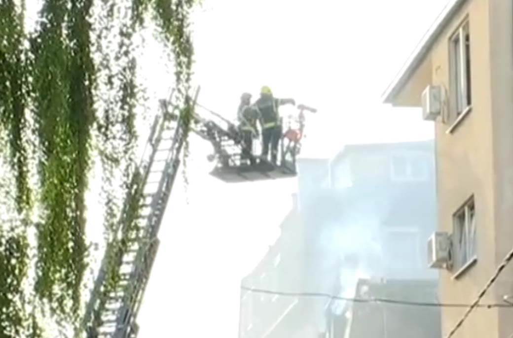 pozar na zvezdari povredjeni vatrogasci