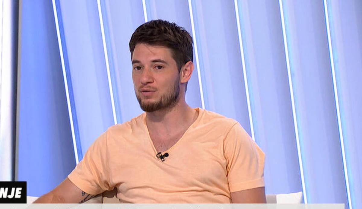 Joca Stefanović pokazao trbušnjake