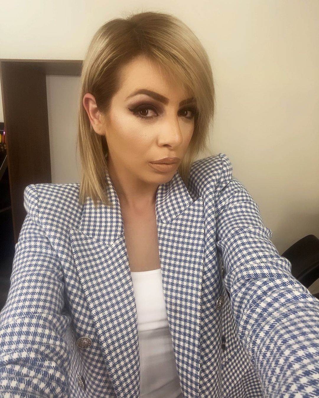 strugar je bio u vezi sa voditeljkom